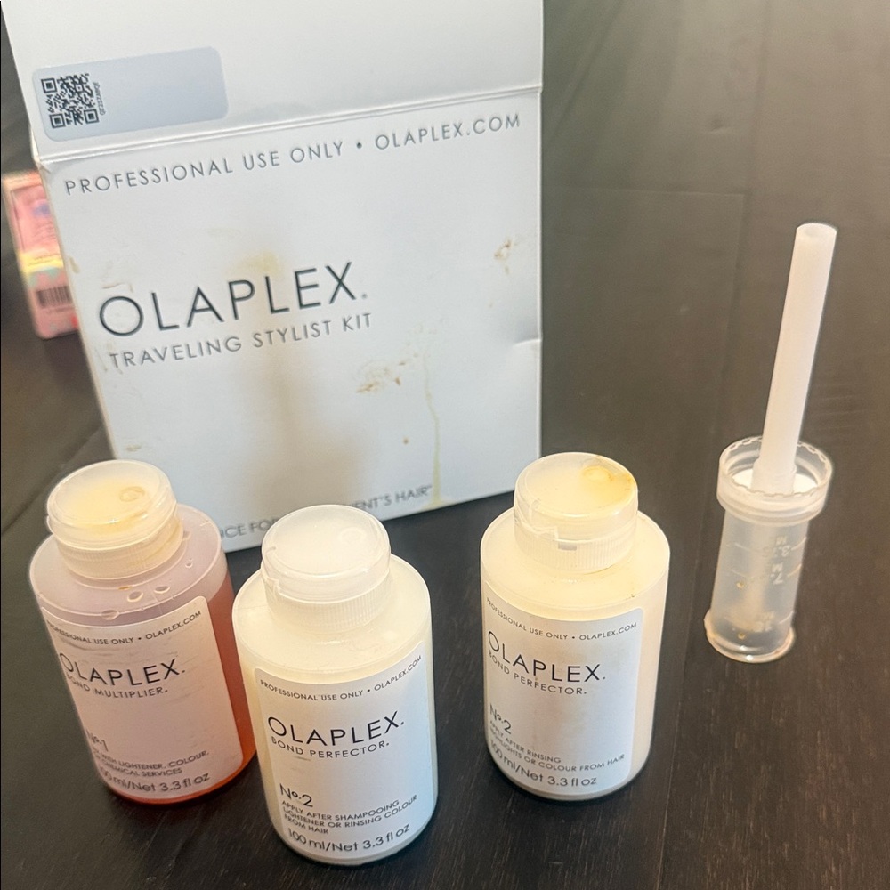 Olaplex tracing stylist kit no 1 1,#2 there are 2 has been opened but not used.
